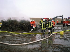 20130330_brennt_osterfeuer_augusthausen_001